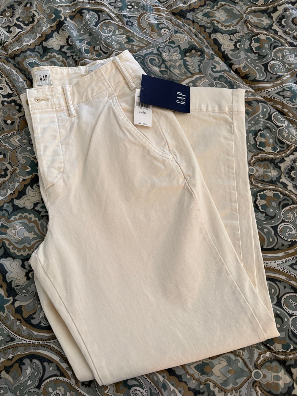 GAP Women’s Off-White Chino Pants Size 4P NWT